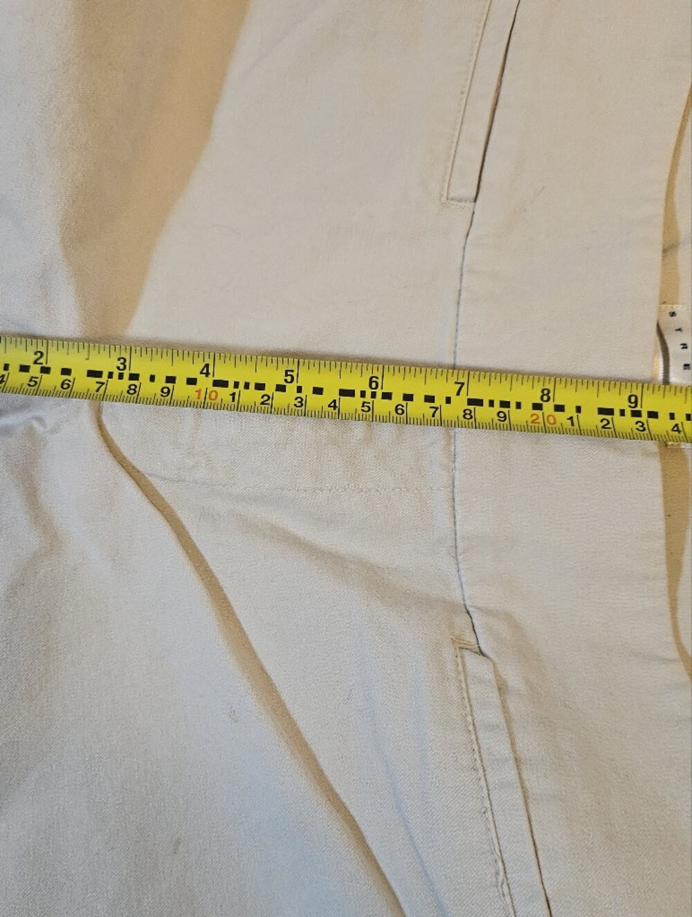 Old Navy Cropped Khaki Pants Beige Size 12 - Picture 8 of 10